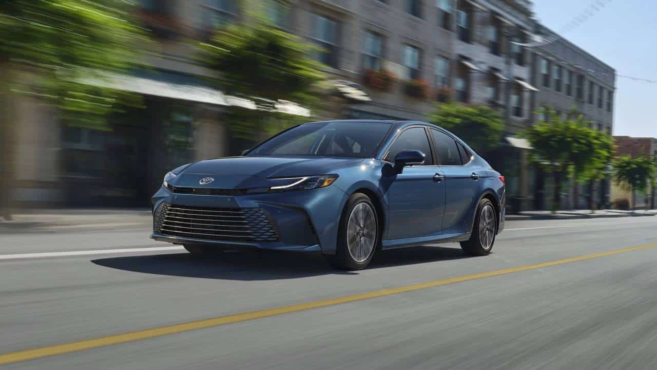 Rent a Car in Dubai Blue Toyota