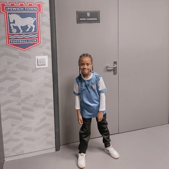 🥳 Wishing this beautiful little boy a very happy 7th birthday! 🎈Words can’t describe how amazing he is. Super funny, clever and one hell of a little footballer! ⚽️
Couldn’t be more proud of him ❤️

Sidenote: Hudson chose this song 🙃

#mumofboys #preacademy #footballer #birthdayboy